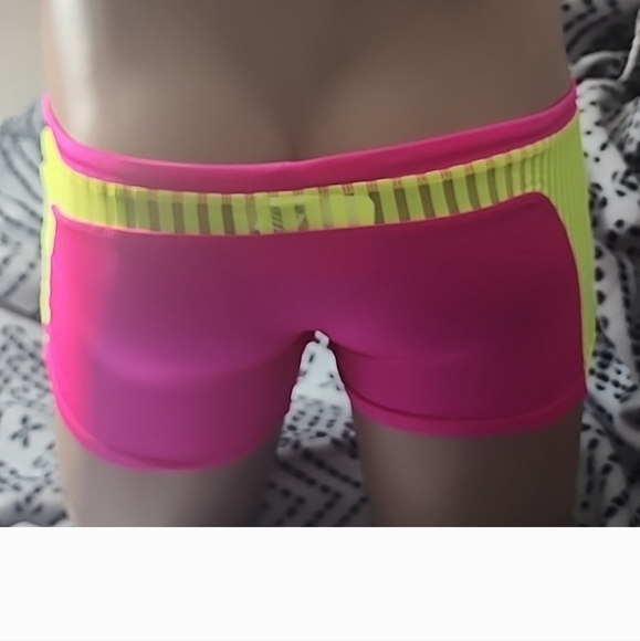 WANGJIANG SWIM - Picture 2 of 3